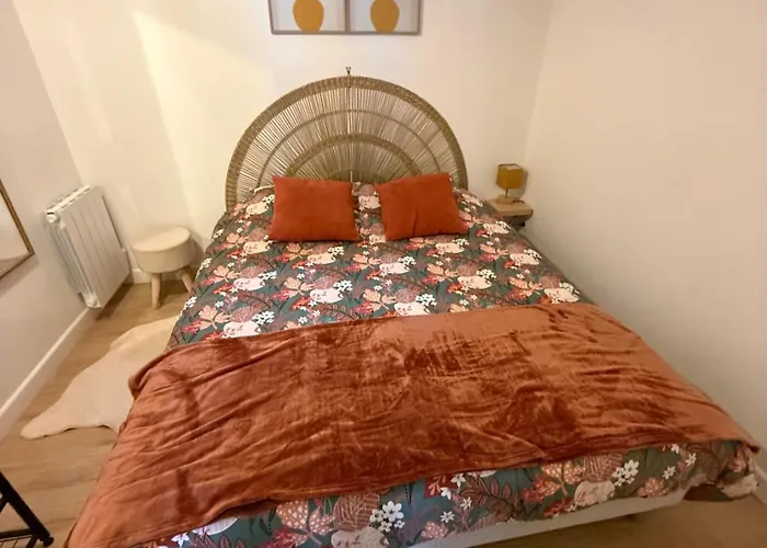 Joli Au Pied Du Beffroi אראס